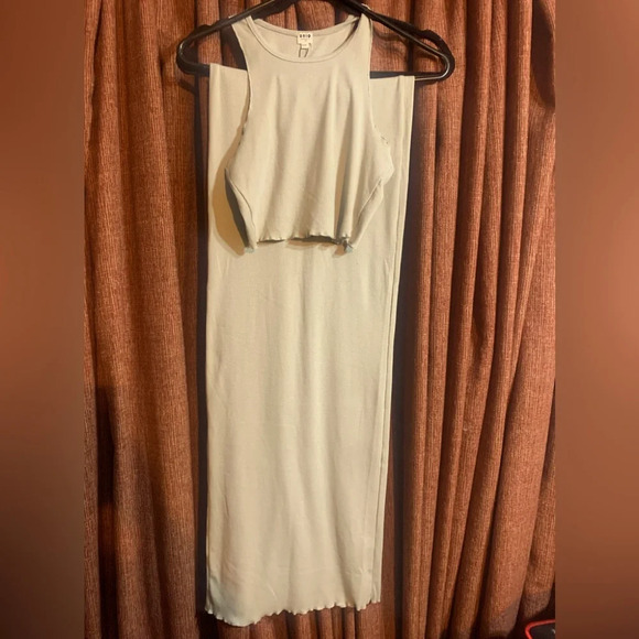 Uniqlo Dresses & Skirts - UNIQ SET SIZE LARGE